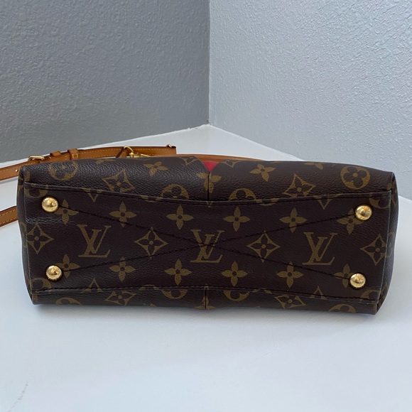 Authentic Louis Vuitton V Tote BB - Picture 2 of 14